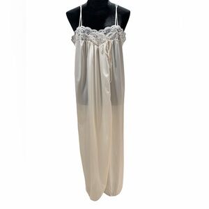 Vintage Maidenform Sheer Lace Nightgown – Ivory – Size L